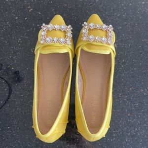 VANDERPUMP EMBELLISHED FAUX SUEDE FLATS - YELLOW